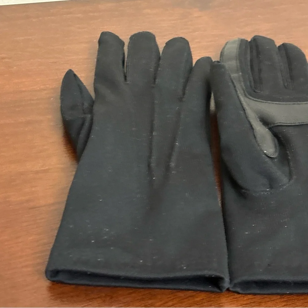 Isotoner Women's Everyday Spandex Fleece Lined Winter Gloves S/M